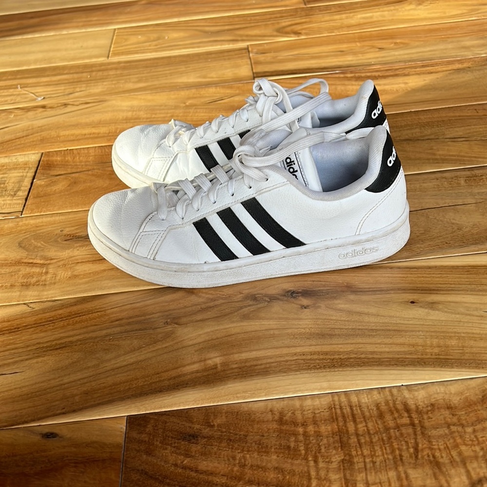 Adidas Sneakers